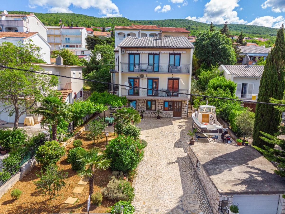 Pilas Apartment